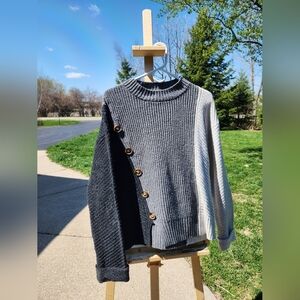 Keren Hart sweater size M